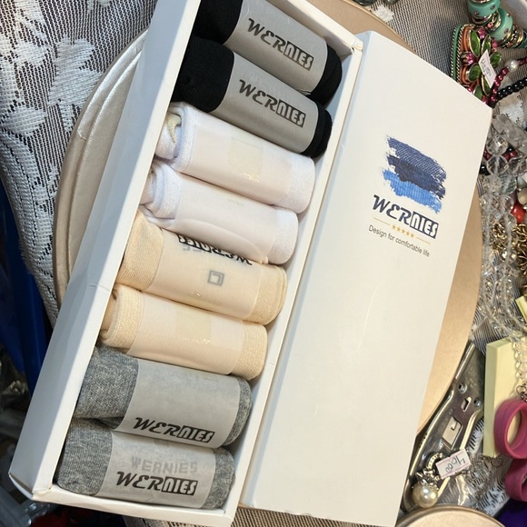 Big assortment of ladies, jewelry rings, earrings, watches, sterling silver plus - Picture 10 of 11